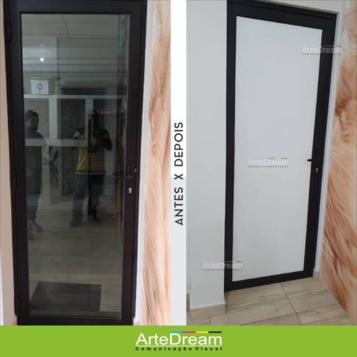 Adesivo em portas e blindex:  jateado, chapado, perfurado e cores em Bauru por ArteDream Comunicação Visual