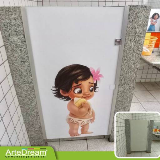 Adesivo em portas e blindex:  jateado, chapado, perfurado e cores em Bauru por ArteDream Comunicação Visual