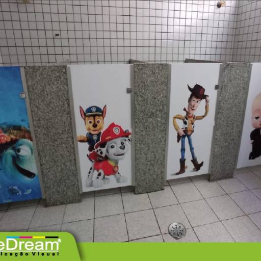 Adesivo em portas e blindex:  jateado, chapado, perfurado e cores em Bauru por ArteDream Comunicação Visual