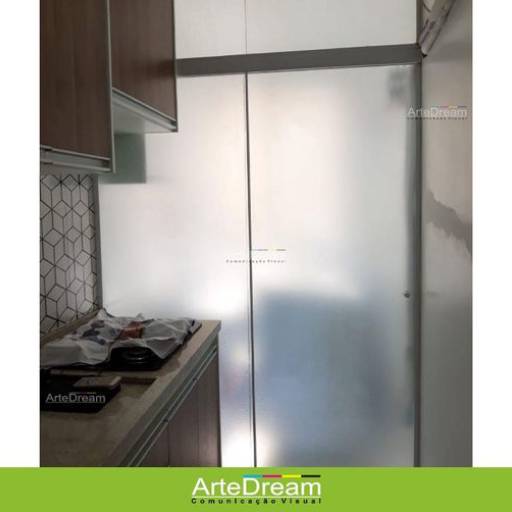 Adesivo em portas e blindex:  jateado, chapado, perfurado e cores em Bauru por ArteDream Comunicação Visual