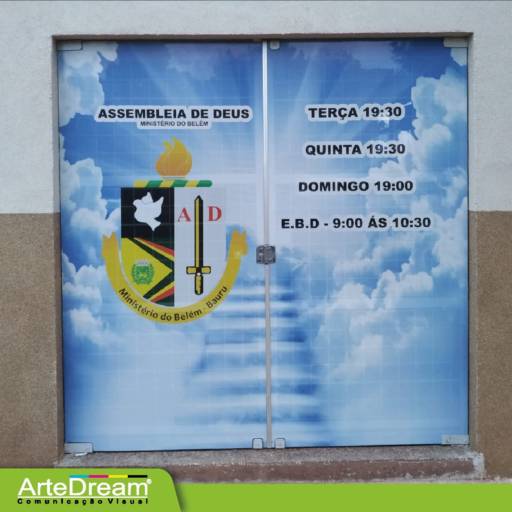 Adesivo em portas e blindex:  jateado, chapado, perfurado e cores em Bauru por ArteDream Comunicação Visual