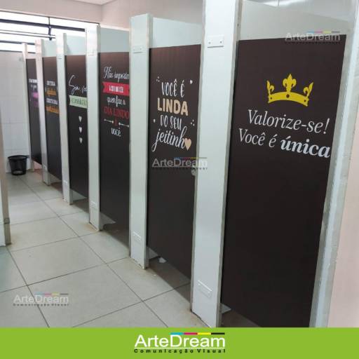 Adesivo em portas e blindex:  jateado, chapado, perfurado e cores em Bauru por ArteDream Comunicação Visual