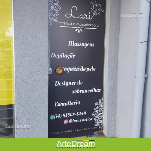 Adesivo em portas e blindex:  jateado, chapado, perfurado e cores em Bauru por ArteDream Comunicação Visual