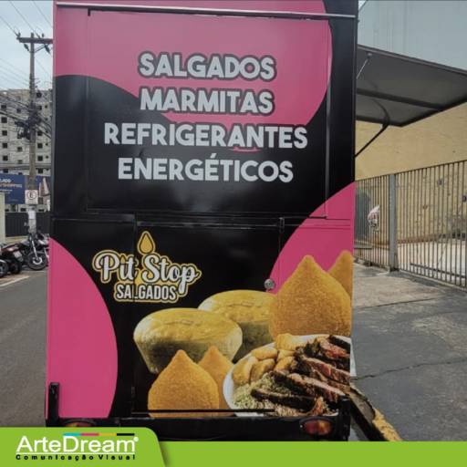 Envelopamento de trailer ou barraca em Bauru por ArteDream Comunicação Visual
