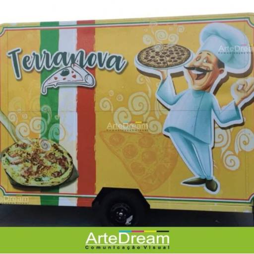 Envelopamento de trailer ou barraca em Bauru por ArteDream Comunicação Visual