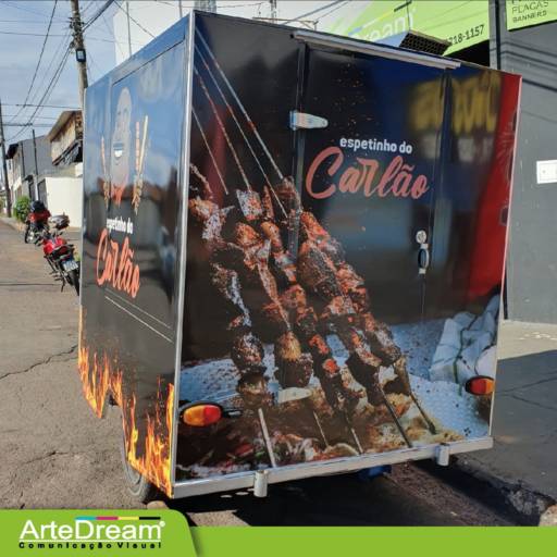 Envelopamento de trailer ou barraca em Bauru por ArteDream Comunicação Visual