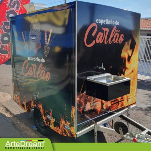 Envelopamento de trailer ou barraca em Bauru por ArteDream Comunicação Visual