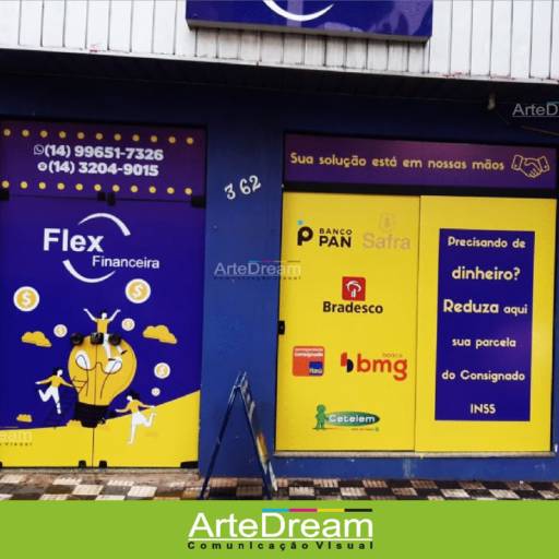 Adesivo de vitrine: recorte, jateado, chapado e perfurado em Bauru por ArteDream Comunicação Visual