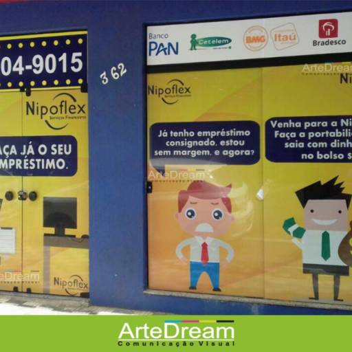Adesivo de vitrine: recorte, jateado, chapado e perfurado em Bauru por ArteDream Comunicação Visual