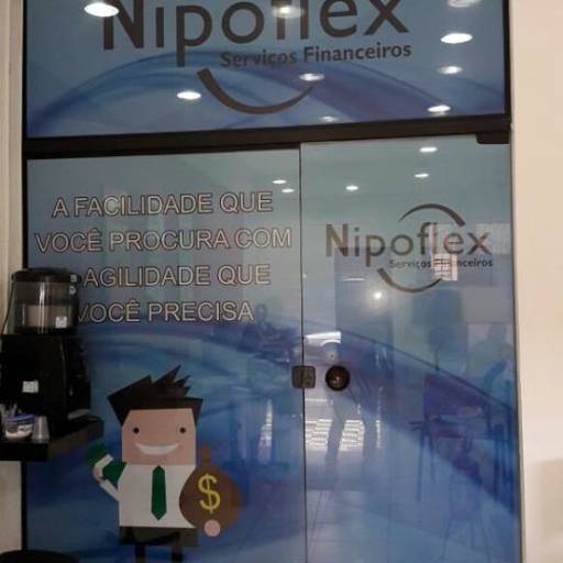 Adesivo de vitrine: recorte, jateado, chapado e perfurado em Bauru por ArteDream Comunicação Visual