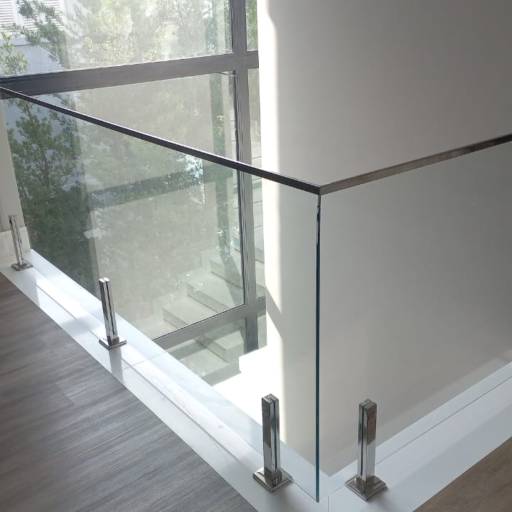 Corrimão em Vidro em Santana de Parnaíba - Transparência e Elegância para Seu Ambiente