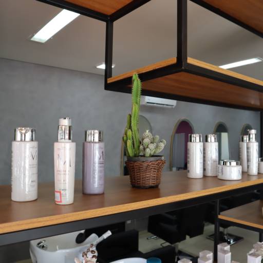 Comprar o produto de Produtos de cabelo em Produtos de Cabelo pela empresa Arrazus Studio de Beleza em Mineiros, GO por Solutudo
