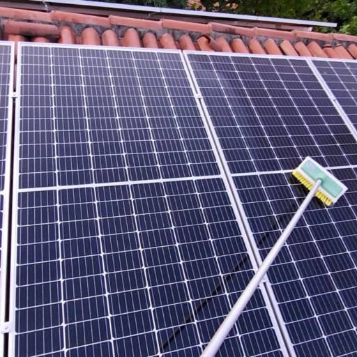 Limpeza de Placa Solar por EDELETRICA Energia Solar