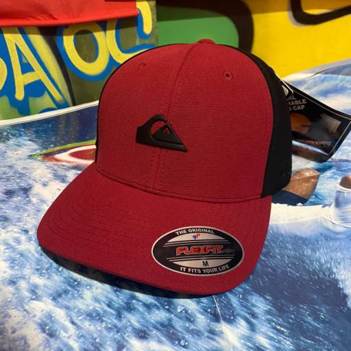 Boné Quilksilver original - Vermelho e Preto  por Vivendo Surf Shop