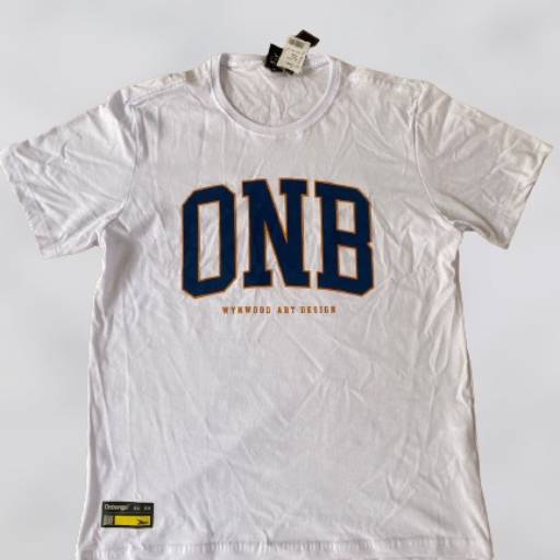 Camiseta Onbongo  por Vivendo Surf Shop