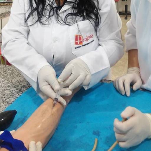 CURSO DE AUXILIAR DE LABORATÓRIO DE ANÁLISES CLÍNICAS por Projeta Cursos Profissionalizantes 