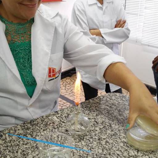 CURSO DE AUXILIAR DE LABORATÓRIO DE ANÁLISES CLÍNICAS por Projeta Cursos Profissionalizantes 