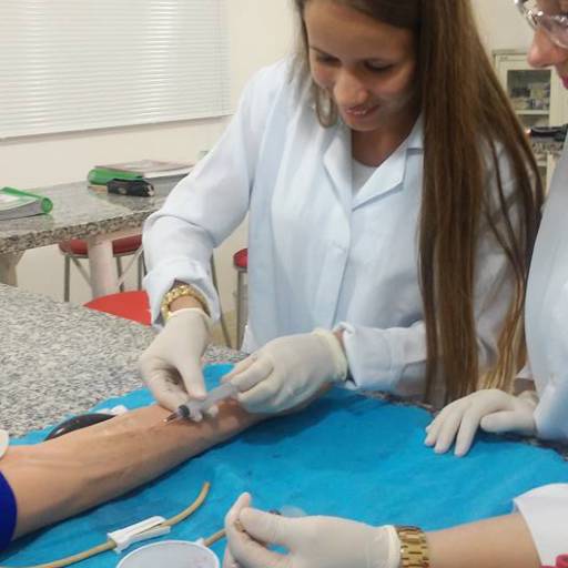 CURSO DE AUXILIAR DE LABORATÓRIO DE ANÁLISES CLÍNICAS por Projeta Cursos Profissionalizantes 
