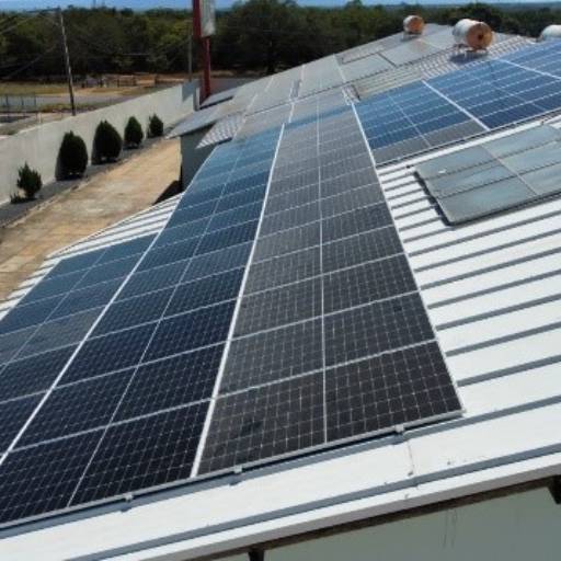 Instalação de carport solar por IRSun Energia Solar
