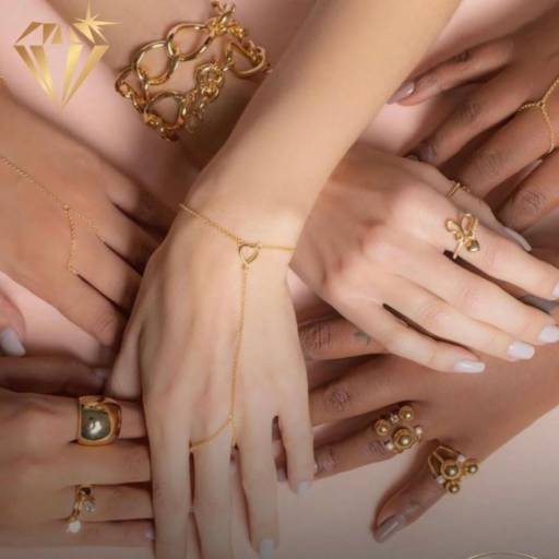 Anel Dourado por Gold & Silver - Jóias/ Ótica / Semi Jóias 