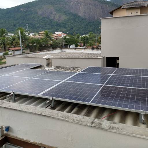 Limpeza de Placa Solar por SolarLine - Energia Solar Distribuida