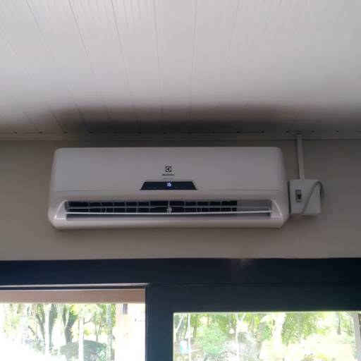 Instalação de ar condicionado por DJ Ar Condicionado & Energia Solar