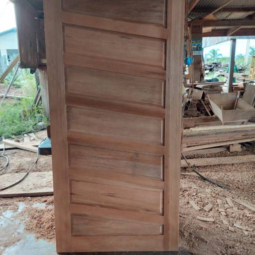 Portas de madeira por Marcenaria Paiva