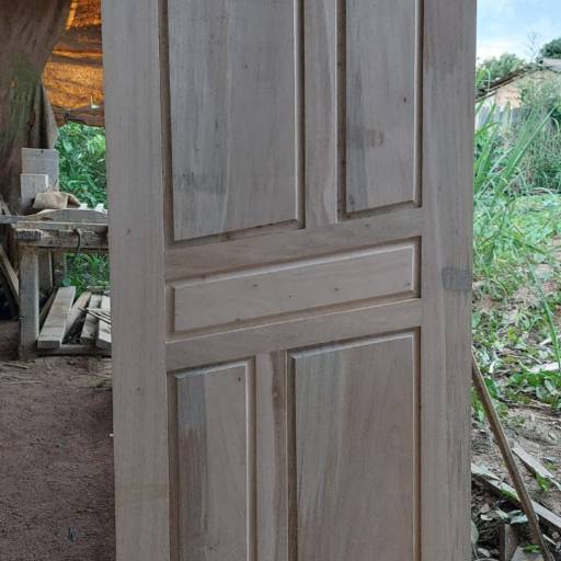 Portas de madeira por Marcenaria Paiva