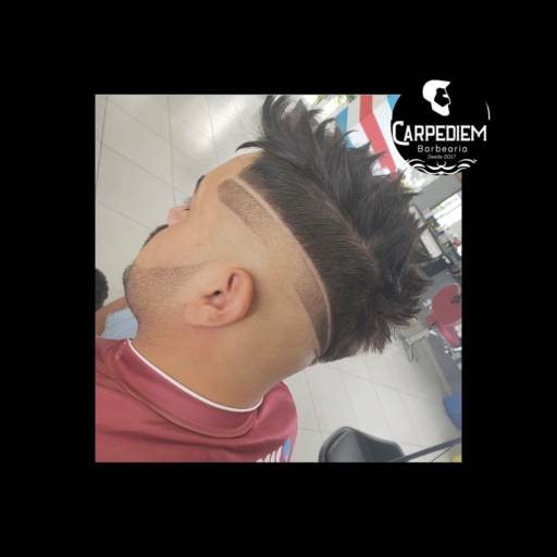 Corte de cabelo masculino  por Barbearia Carpediem