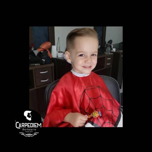 Cortes infantis  por Barbearia Carpediem