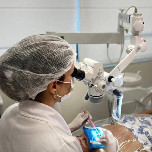 Tratamento de canal com microscopia