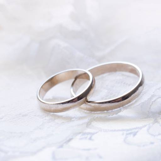 Alianças de ouro e prata