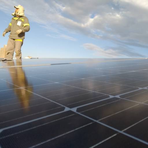 Comprar a oferta de Especialista em Energia Solar em Energia Solar pela empresa 3MCE Energia Solar em Uberlândia, MG por Solutudo