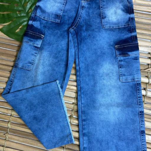 Comprar o produto de Calça wide leg jeans cargo juvenil em Calças Jeans pela empresa Blumenau Malhas - Vila Portes em Foz do Iguaçu, PR por Solutudo