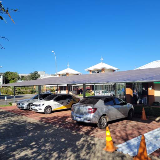 Instalação de carport solar por Seg Energy 