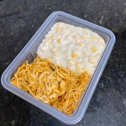 Frango Desfiado com Creme de Milho por Mundo Saudável - Marmitas