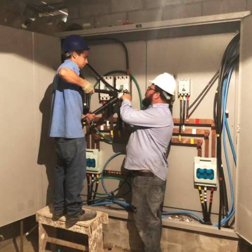 Execução de quadros elétricos e centro de medição