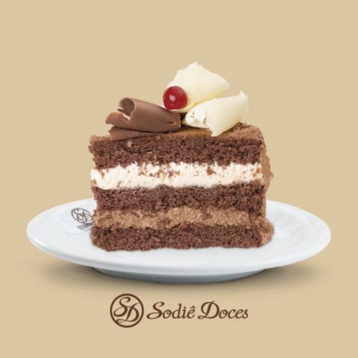 Bolo de Chocolate com recheio de Mousse de Chocolate por Sodiê Doces