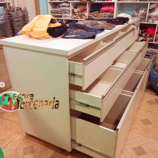 Móveis Planejados para Lojas por Decore Marcenaria