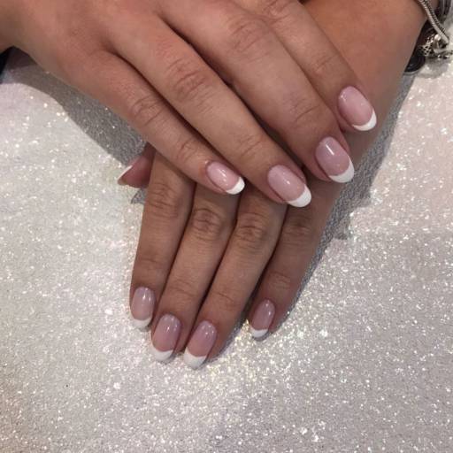 Blindagem de unhas em Bauru por Regina Castro Beauty