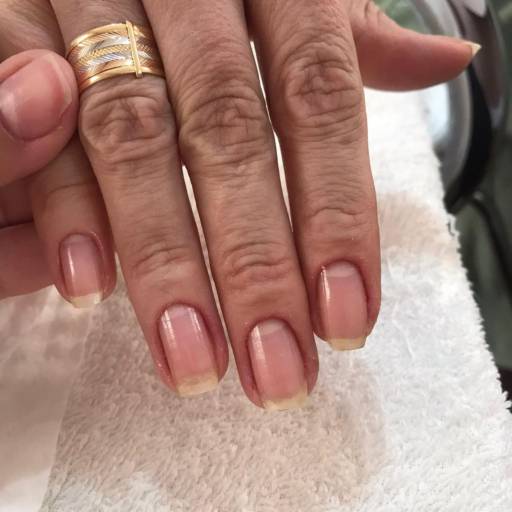 Manicure em Bauru por Regina Castro Beauty