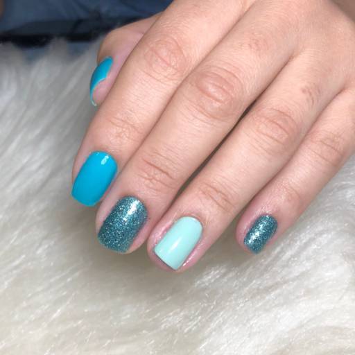 Manicure em Bauru por Regina Castro Beauty