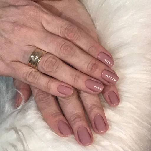 Manicure em Bauru por Regina Castro Beauty