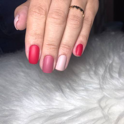 Manicure em Bauru por Regina Castro Beauty