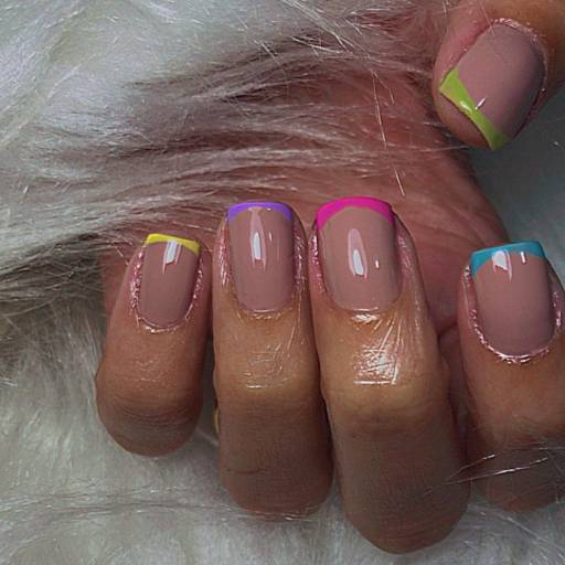 Manicure em Bauru por Regina Castro Beauty