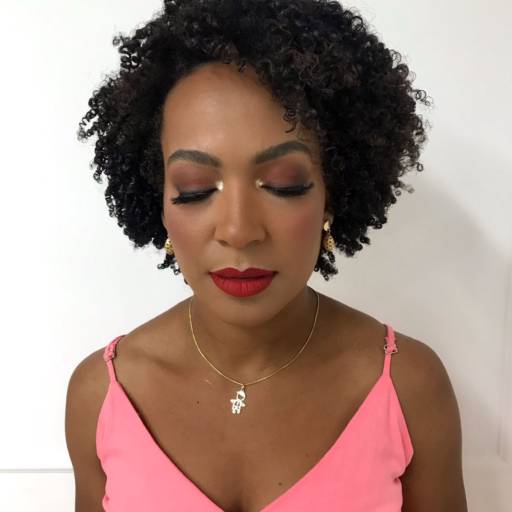 Maquiadora especialista em Pele Negra em Bauru por Regina Castro Beauty
