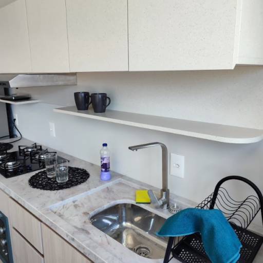 Cozinha completa por Casa e Cia Ambientes Planejados