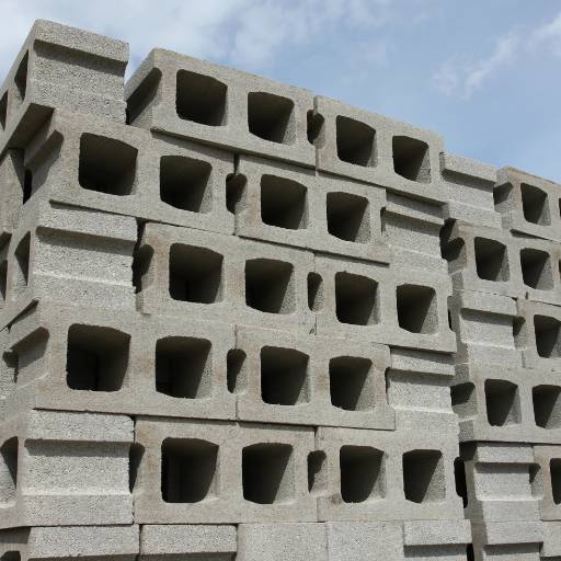 Comprar o produto de Bloco de Interdição de Concreto em Concretos pela empresa DanyFabris Pré-Moldados em Cuiabá, MT por Solutudo