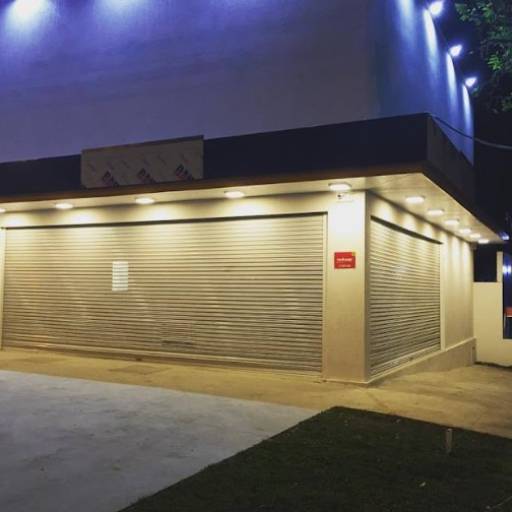 Portas de enrolar automatizada por Metalúrgica e Esquadrias Montibeller