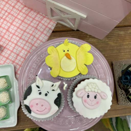 Doces personalizados para festa em Bauru por Viviane e Franci Confeitaria e Festas Criativas